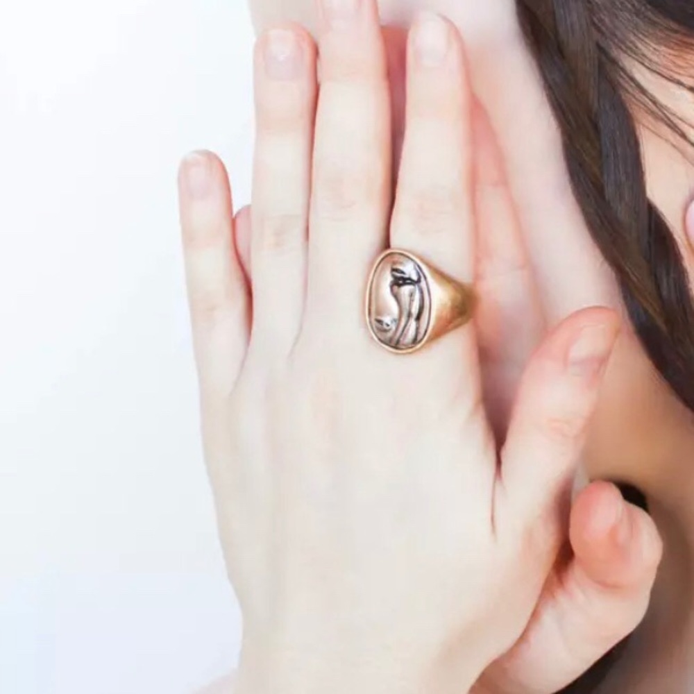 🆕 NIKA Abstract Face Ring - Picture 8 of 8